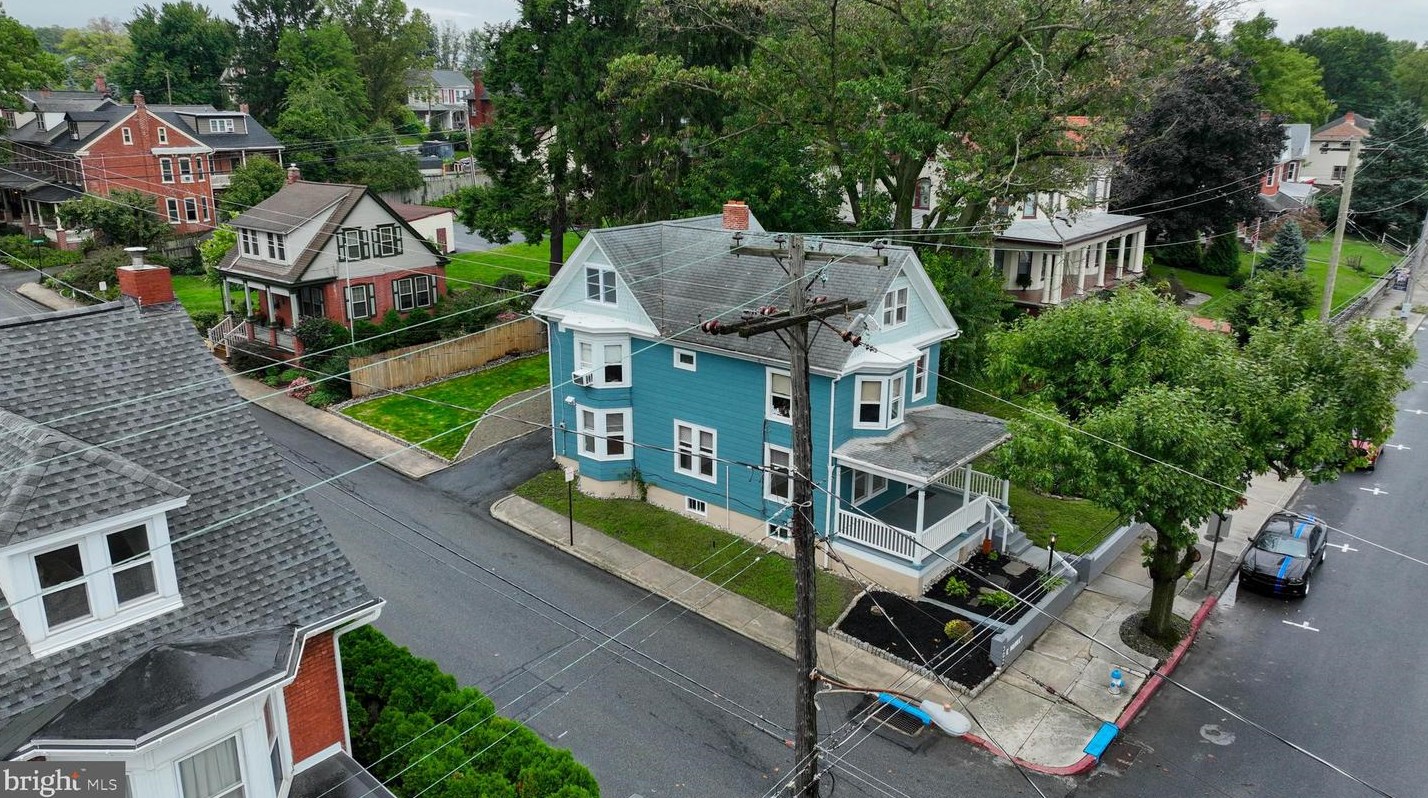 302 Market St, Marietta PA 17547-1605 exterior