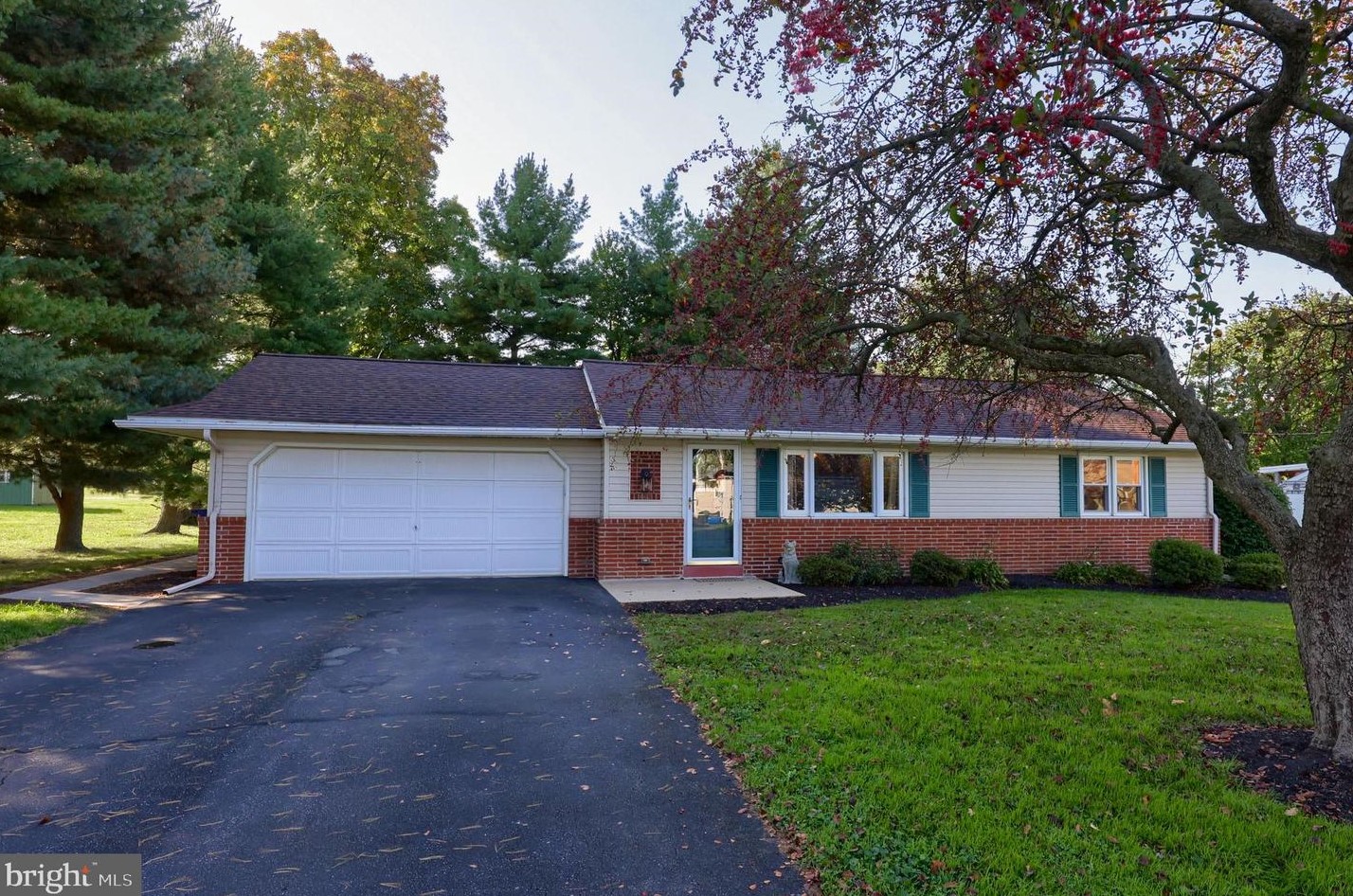 112 Wynwood Dr, Willow, PA 17584-9408
