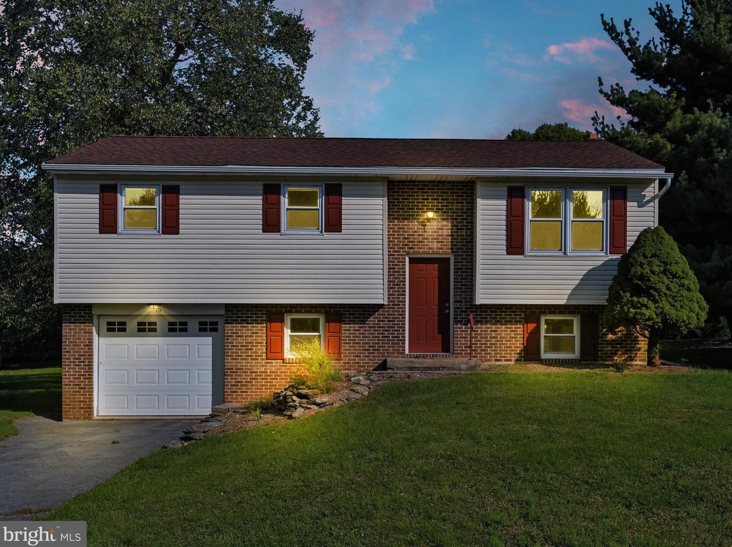 110 Den Mar Dr, Holtwood, PA 17532