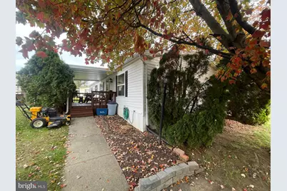 106 Longwood Court E, Lancaster, PA 17603 - Photo 2