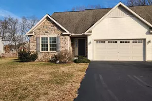 5315 Oak Leaf Dr, Mount Joy, PA 17552 - Photo 1