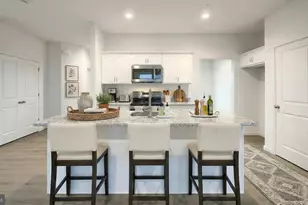 64 N Conifer Dr, Elizabethtown, PA 17022 - Photo 4