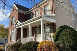 19 Thicket Ln, Lancaster, PA 17602 - Photo 2