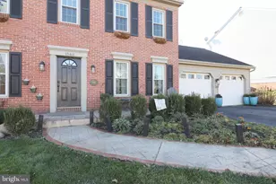 1560 S Jefferson Ct, Lancaster, PA 17602 - Photo 2