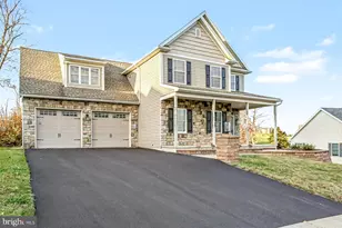61 Gentle Dr, East Earl, PA 17519 - Photo 2