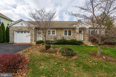 141 E Lincoln Avenue, Lititz, PA 17543 - Photo 2