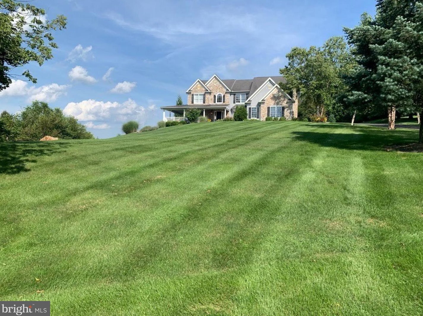 4000 Highfield Ln, Center Valley, PA 18034-9687