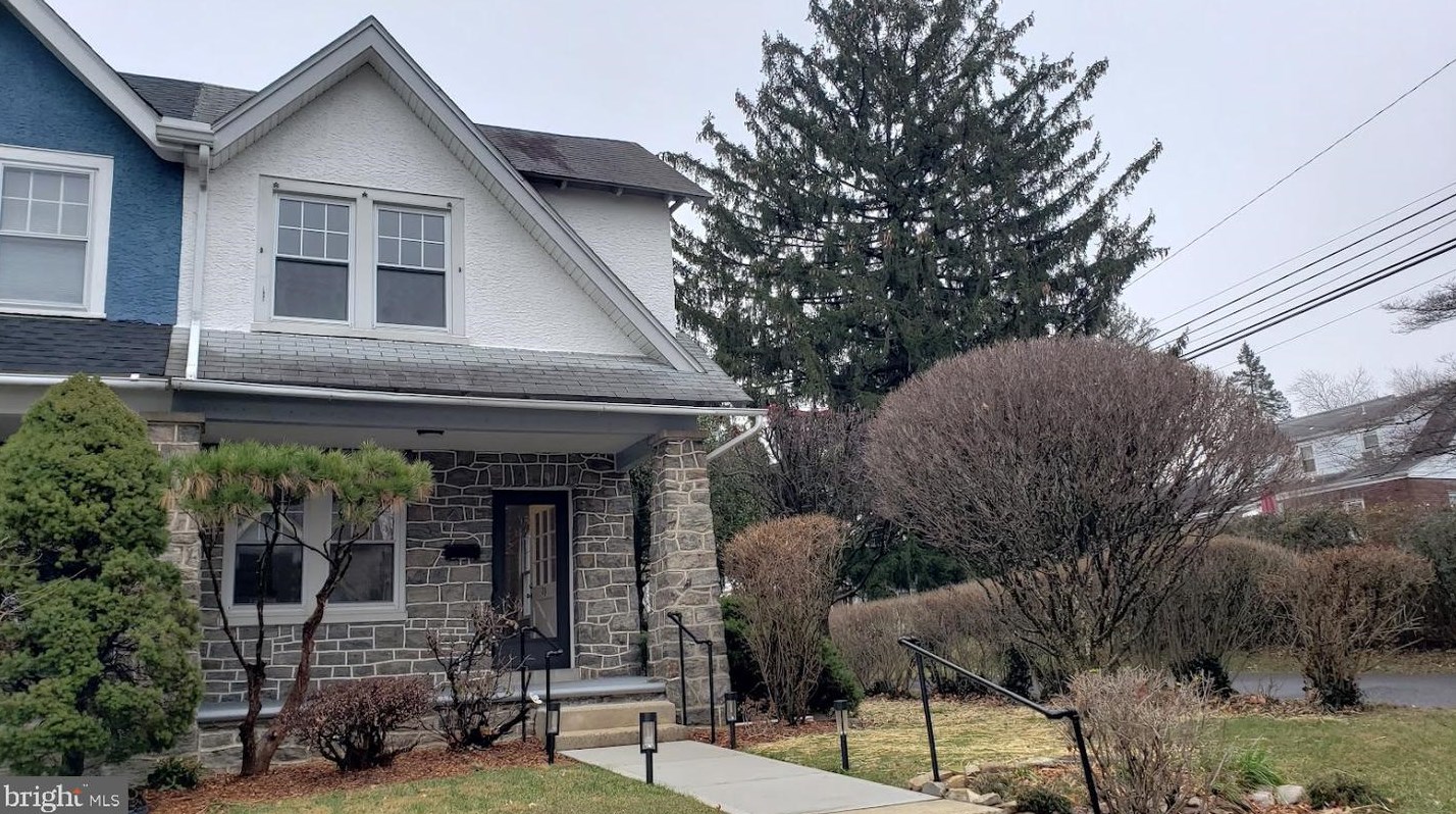 29 Muhlenberg St, Allentown, PA 18104-6216