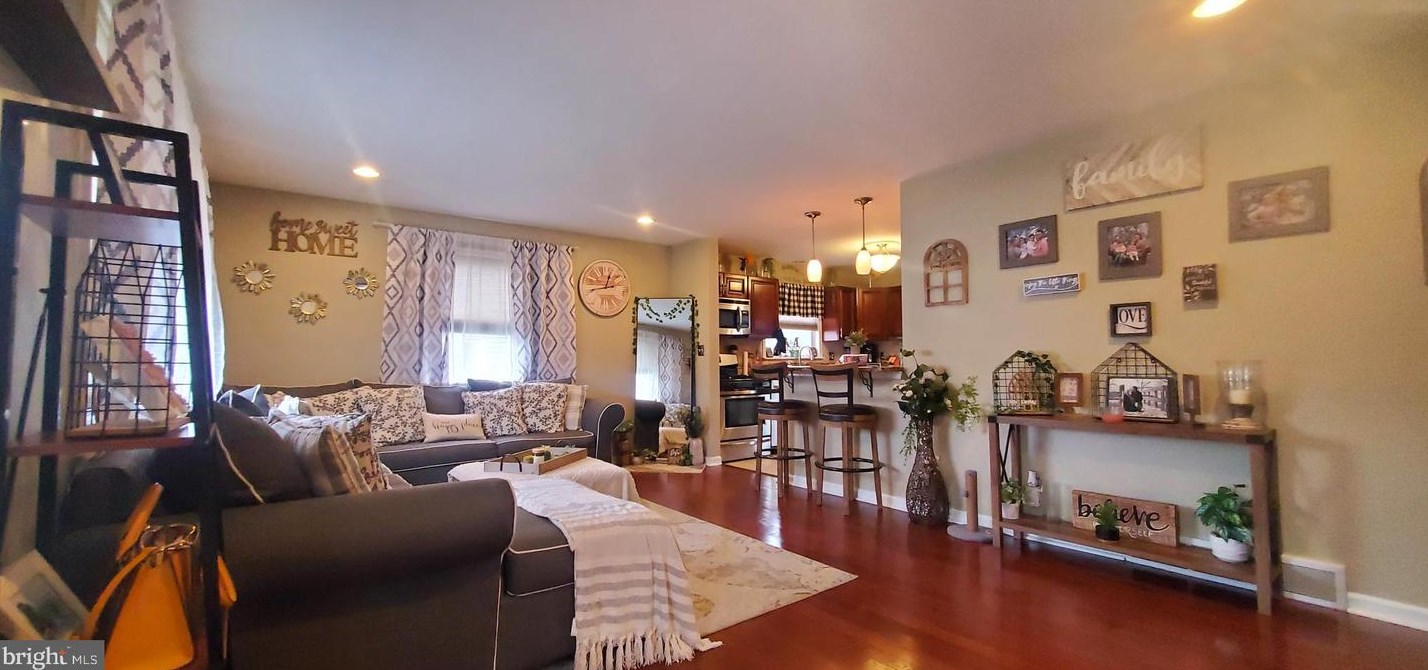 732 Maxwell St, Allentown, PA 18109-1934