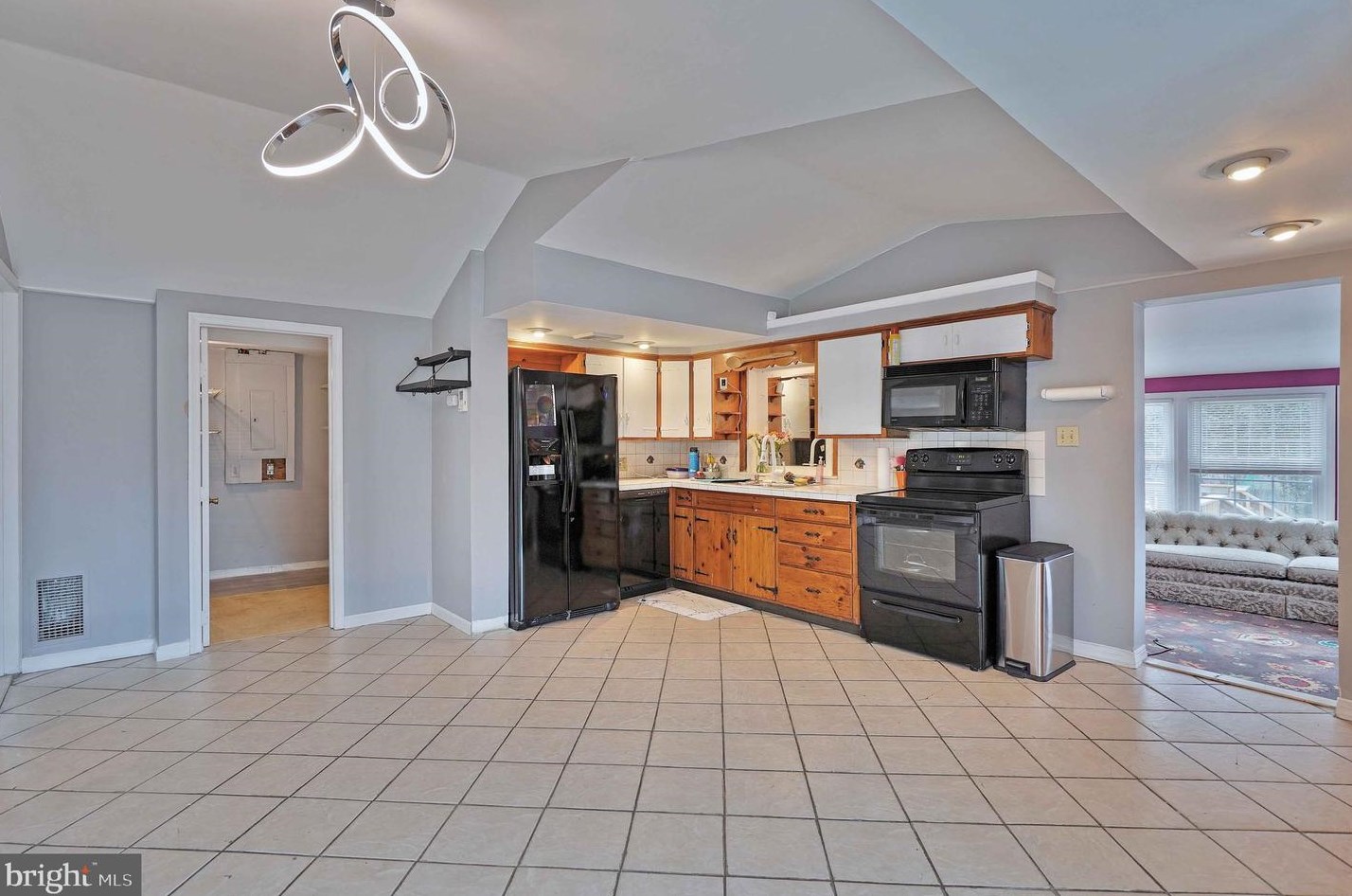 5761 Chestnut St, Zionsville, PA 18092