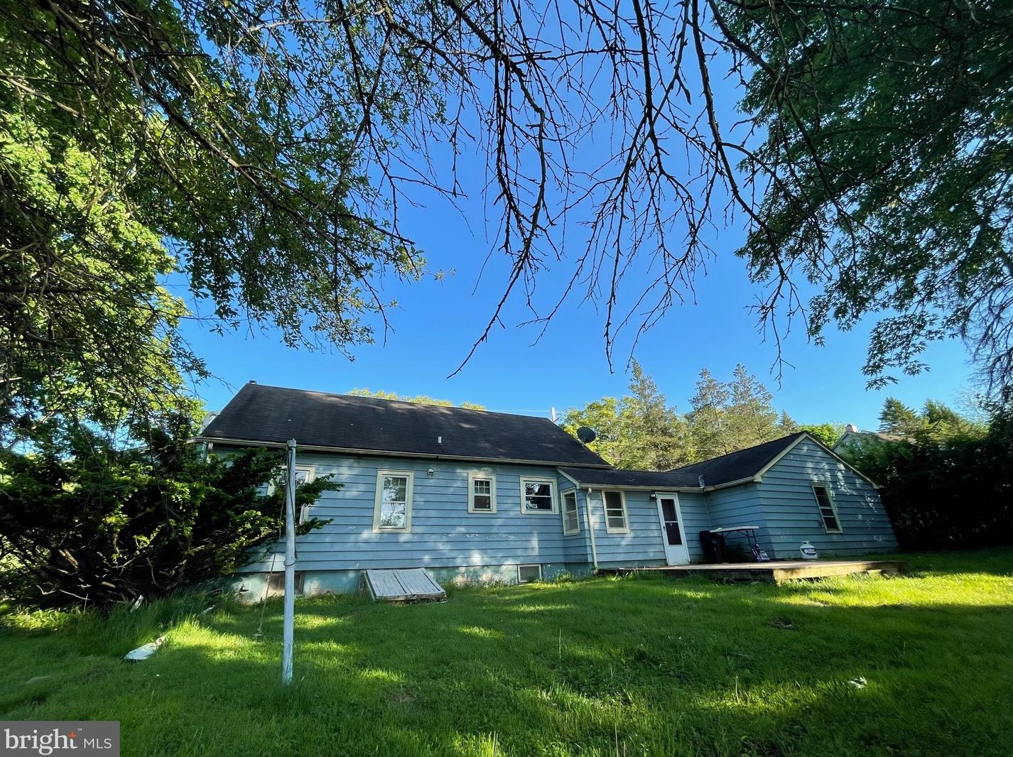 1871 Taylor Dr, Center Valley, PA 18034-8705