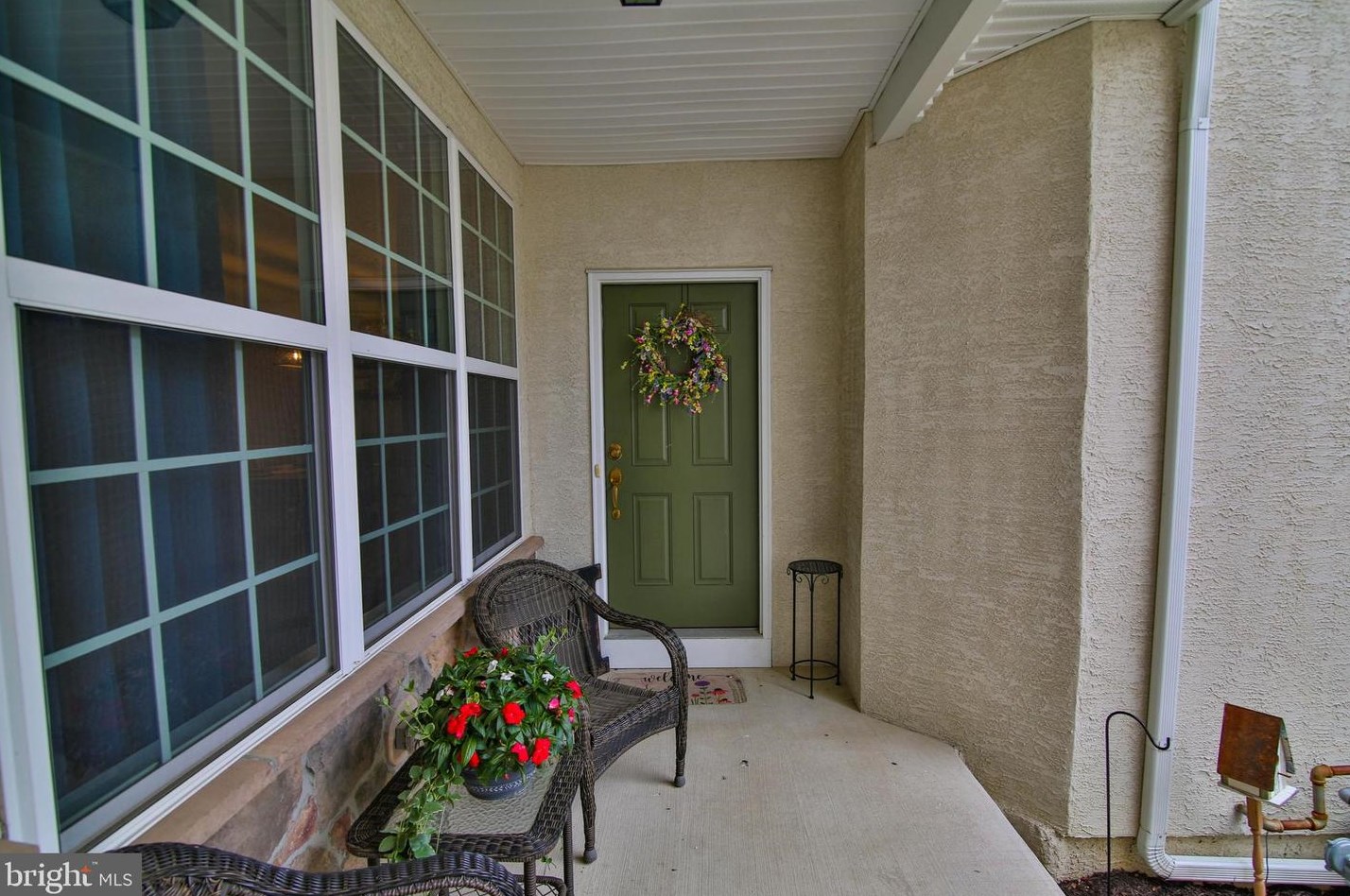6093 Valley Forge Dr, Coopersburg, PA 18036