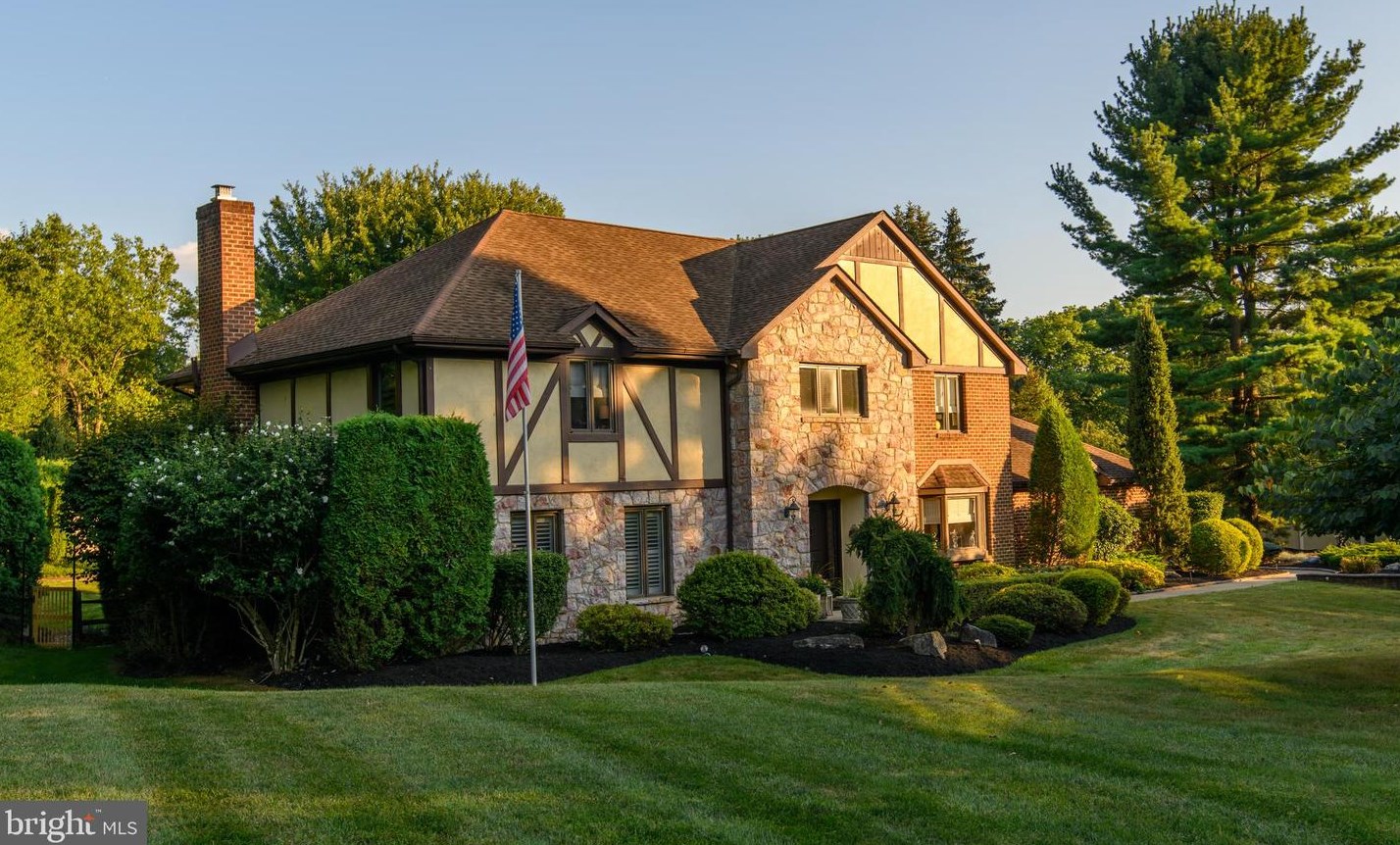 1840 Sherwood Rd, Allentown, PA 18103-2943