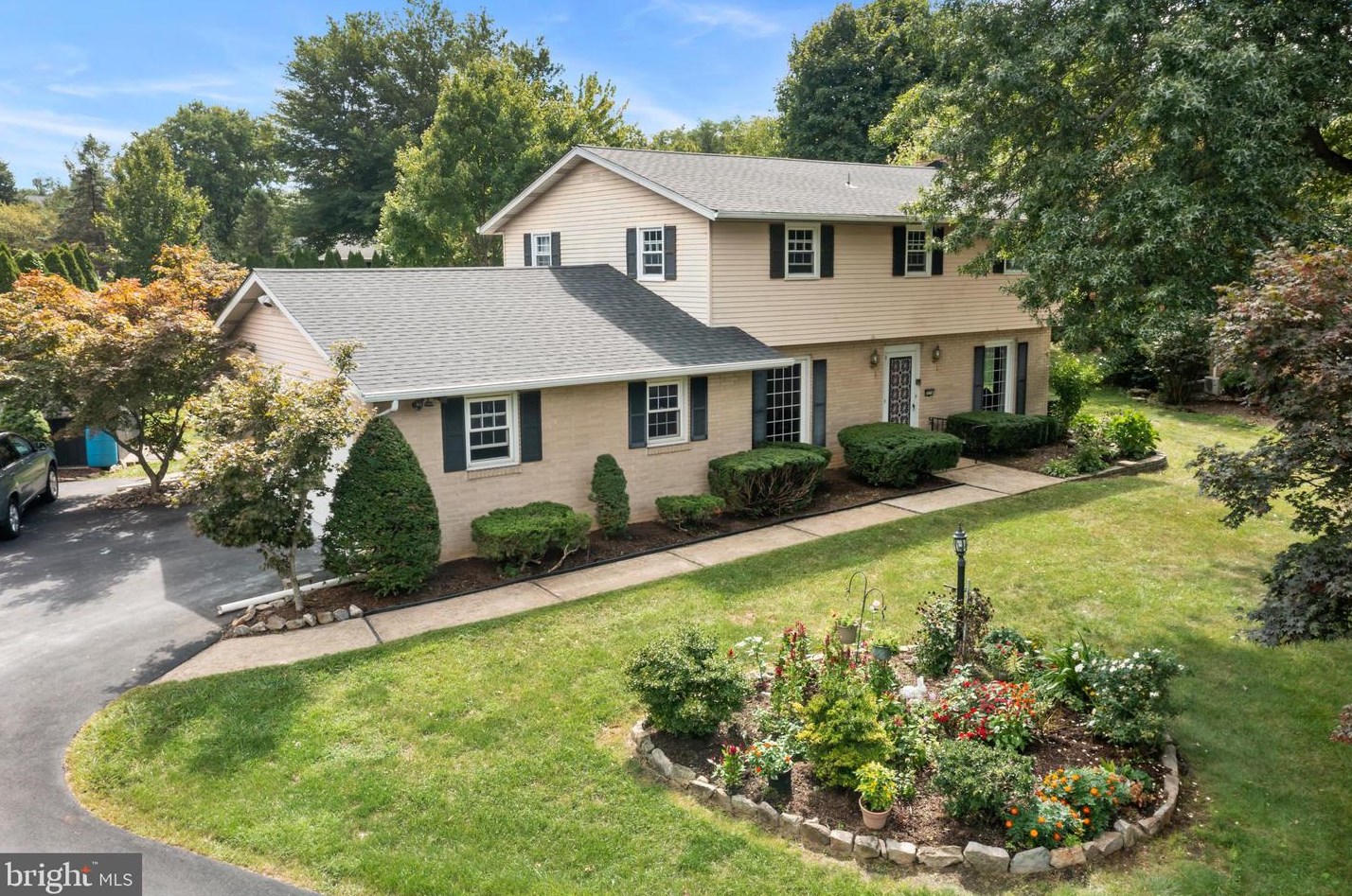 4234 Windsor Pl, Center Valley, PA 18034