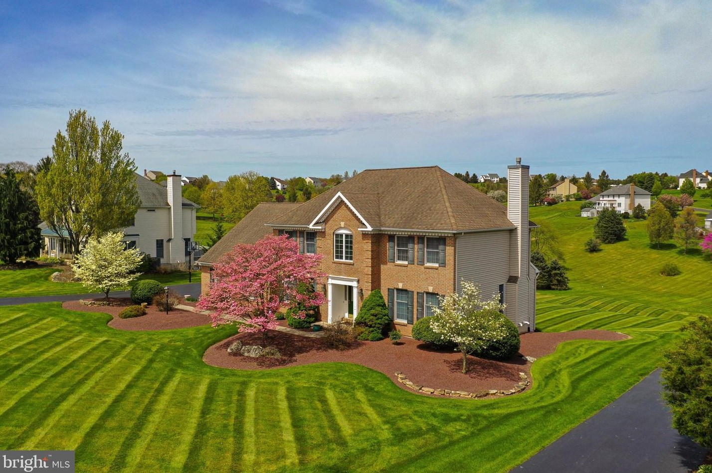 4748 York Dr, Orefield, PA 18069