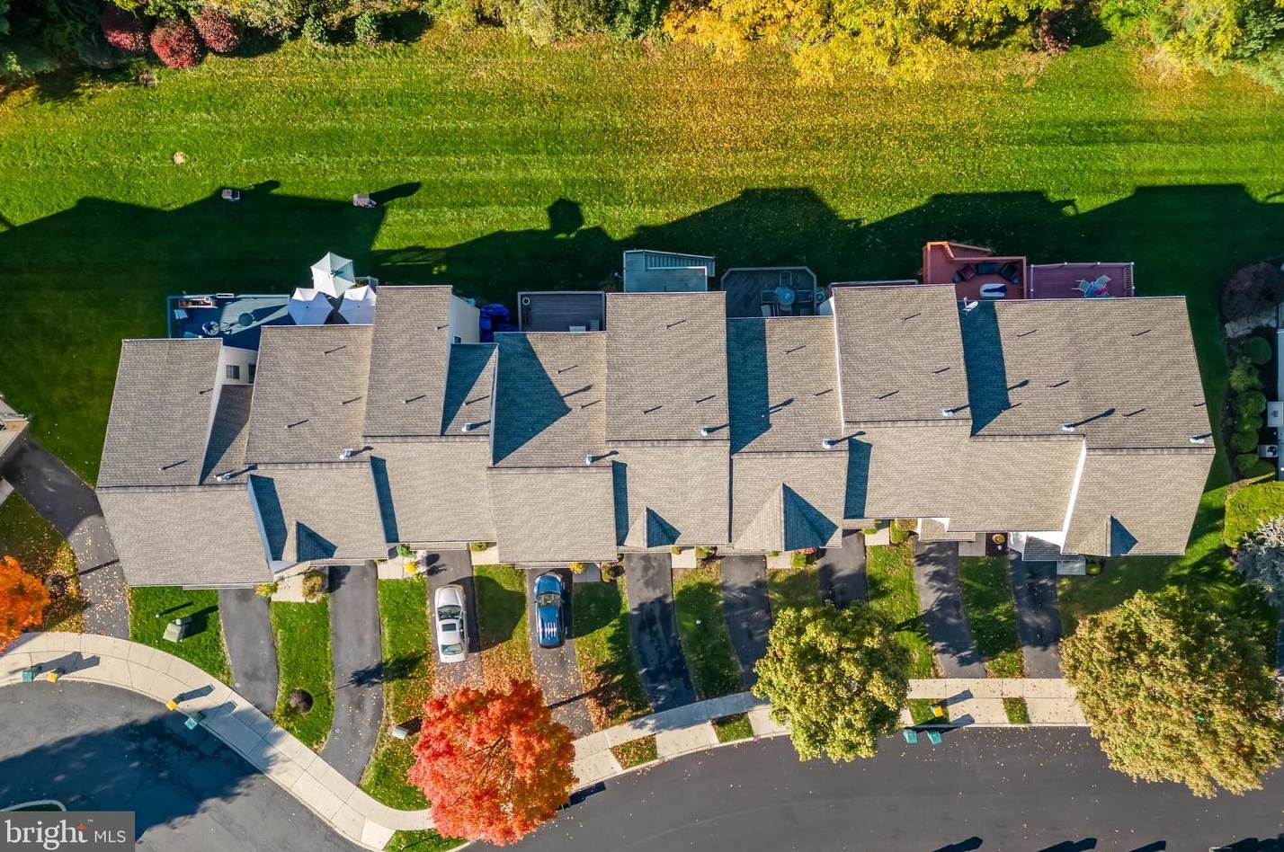 4546 Jasmine Dr, Center Valley, PA 18034-8506
