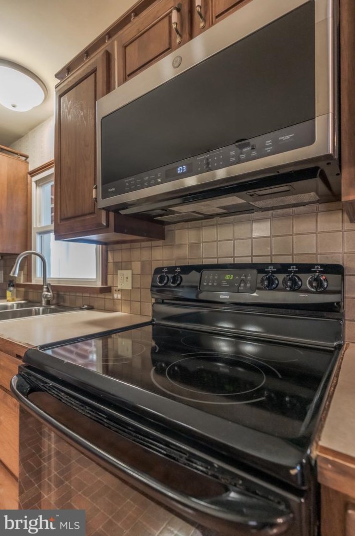 1620 Wood St, Emmaus PA  18049-3322 exterior