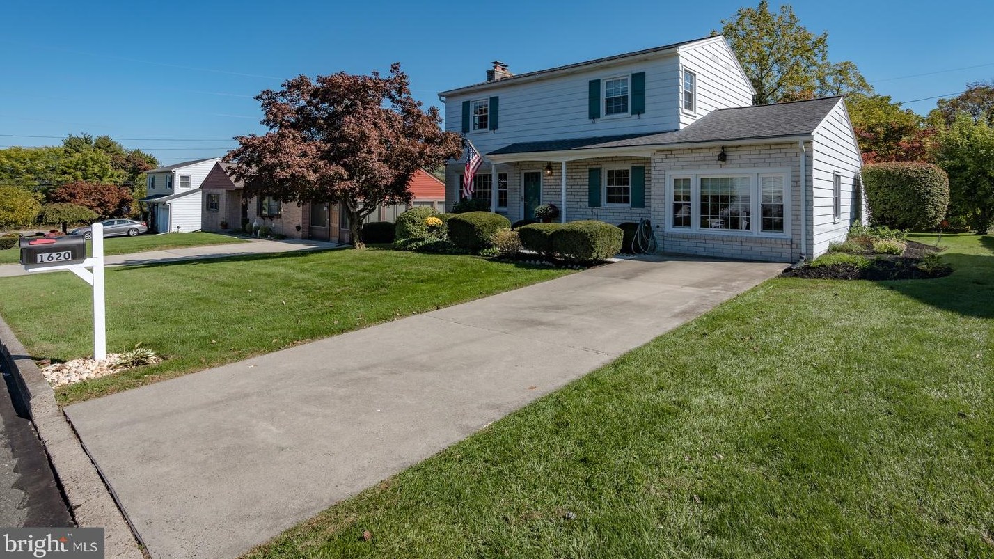 1620 Wood St, Emmaus PA  18049-3322 exterior