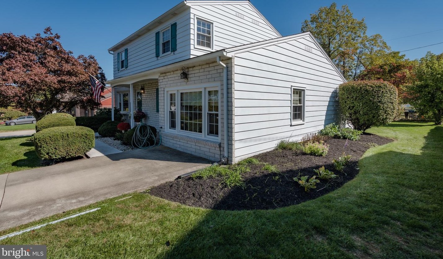 1620 Wood St, Emmaus PA  18049-3322 exterior