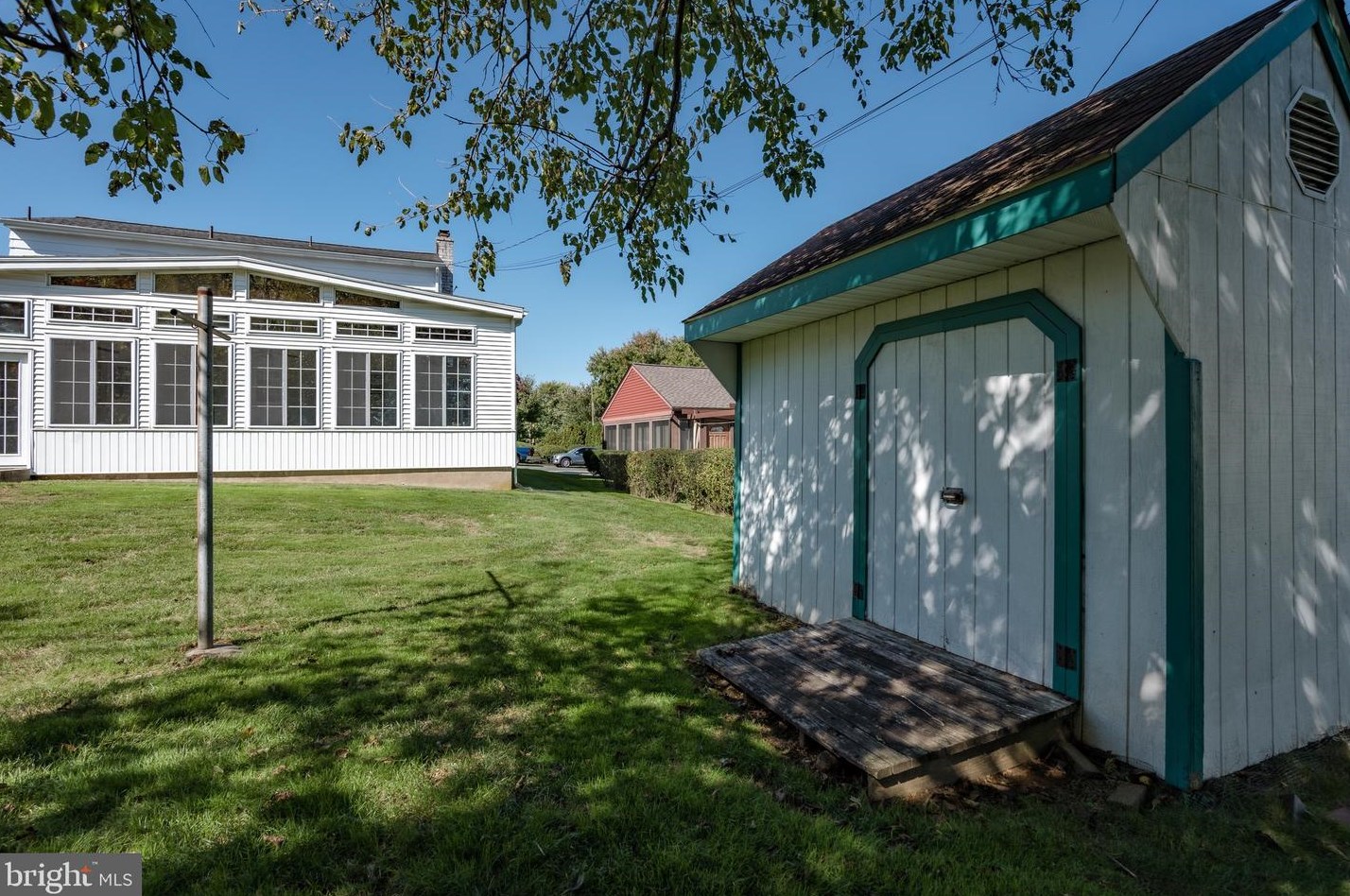 1620 Wood St, Emmaus PA  18049-3322 exterior