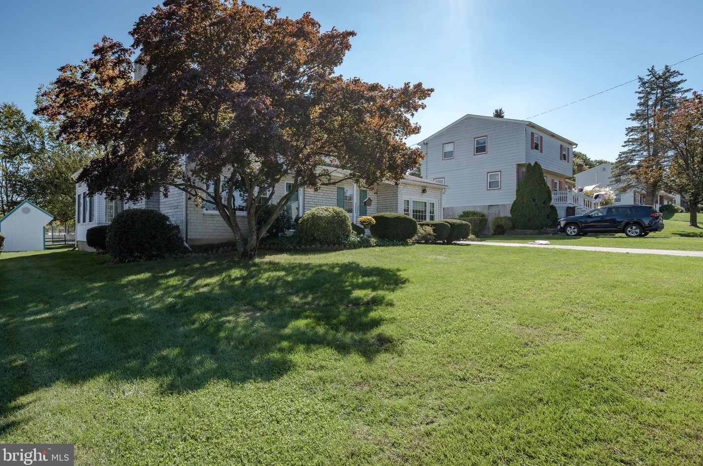 1620 Wood St, Emmaus PA  18049-3322 exterior