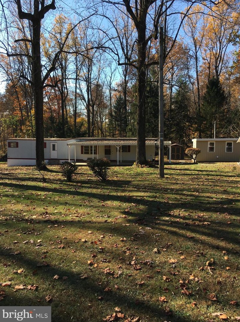 9376 Landis Ln, East Greenville, PA 18041