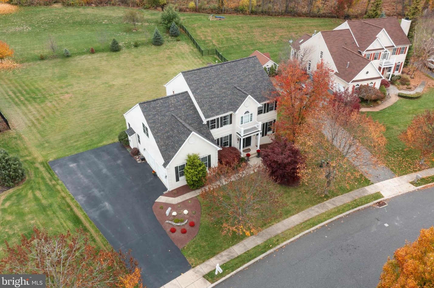 3349 Courtney Dr, Center Valley, PA 18034