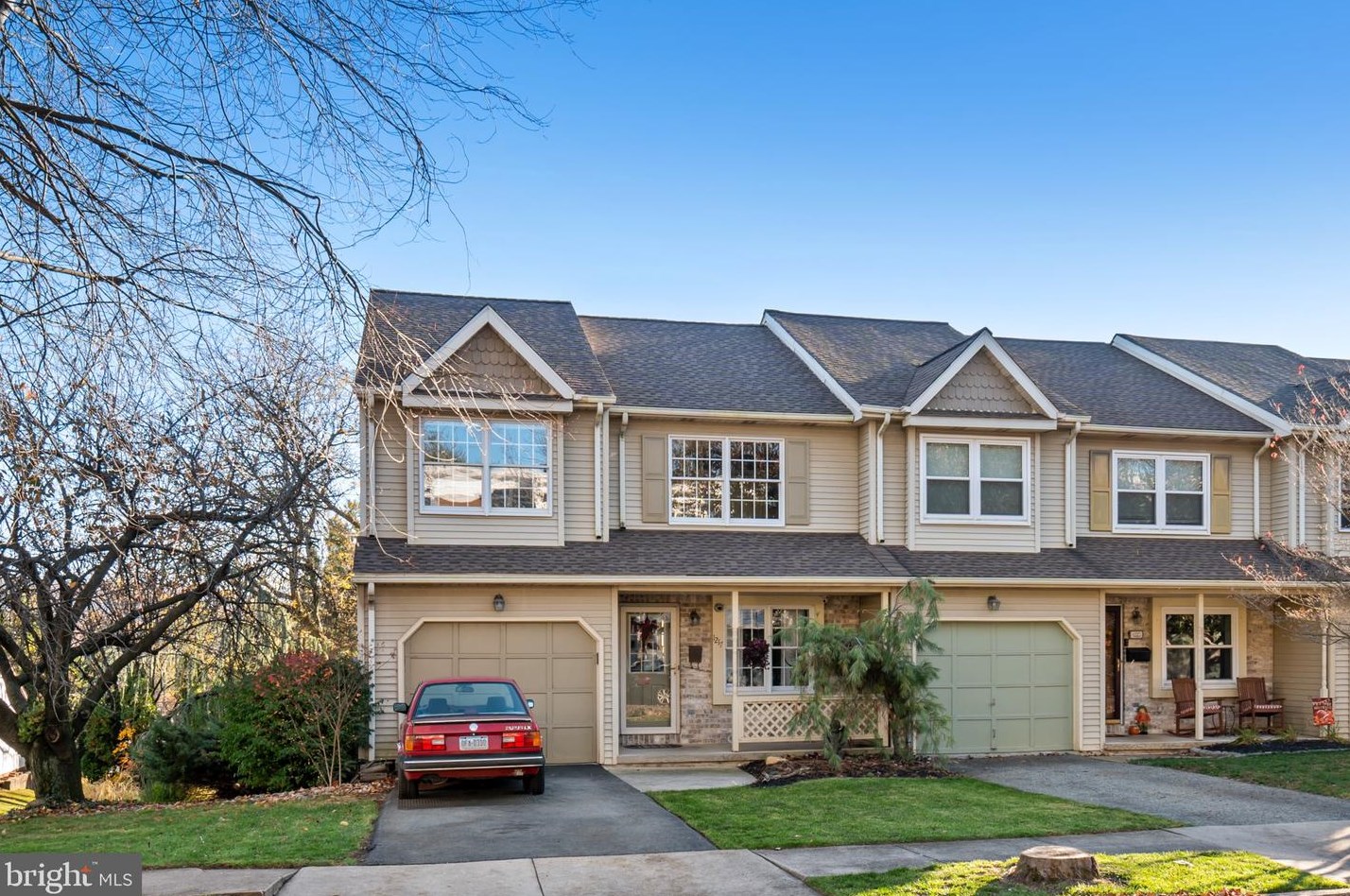 1217 Stanford Rd, Bethlehem, PA 18018-2215