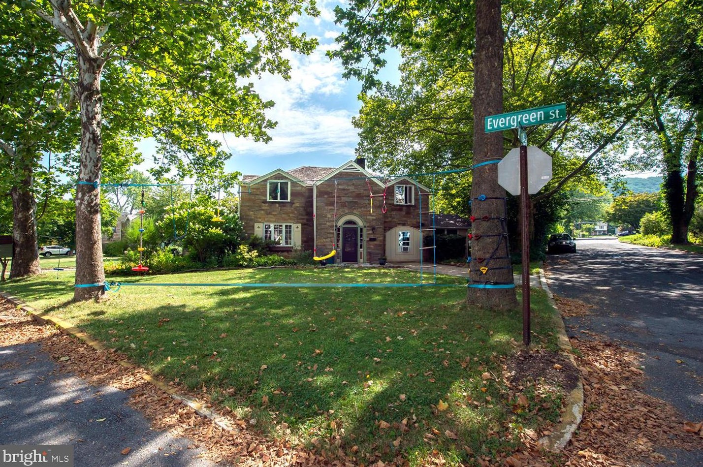 704 Evergreen St, Emmaus, PA 18049-3113