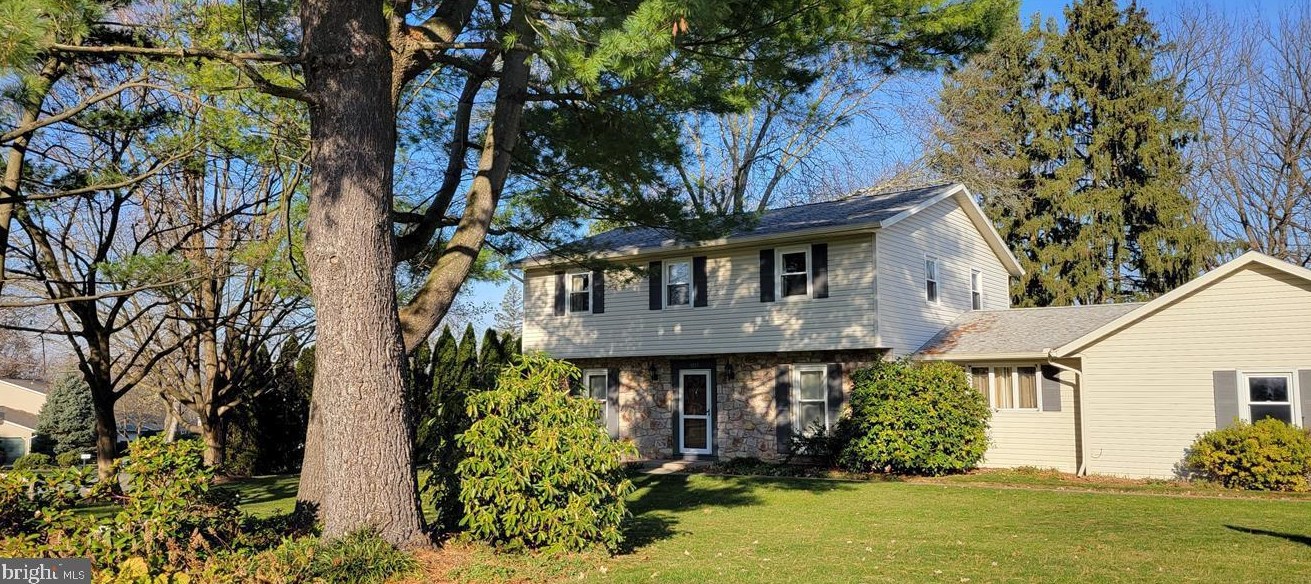 1015 7th St, Emmaus, PA 18049-1607