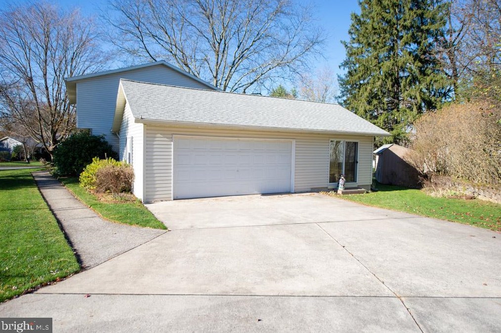 1015 7 St, Emmaus PA 18049-1607 exterior