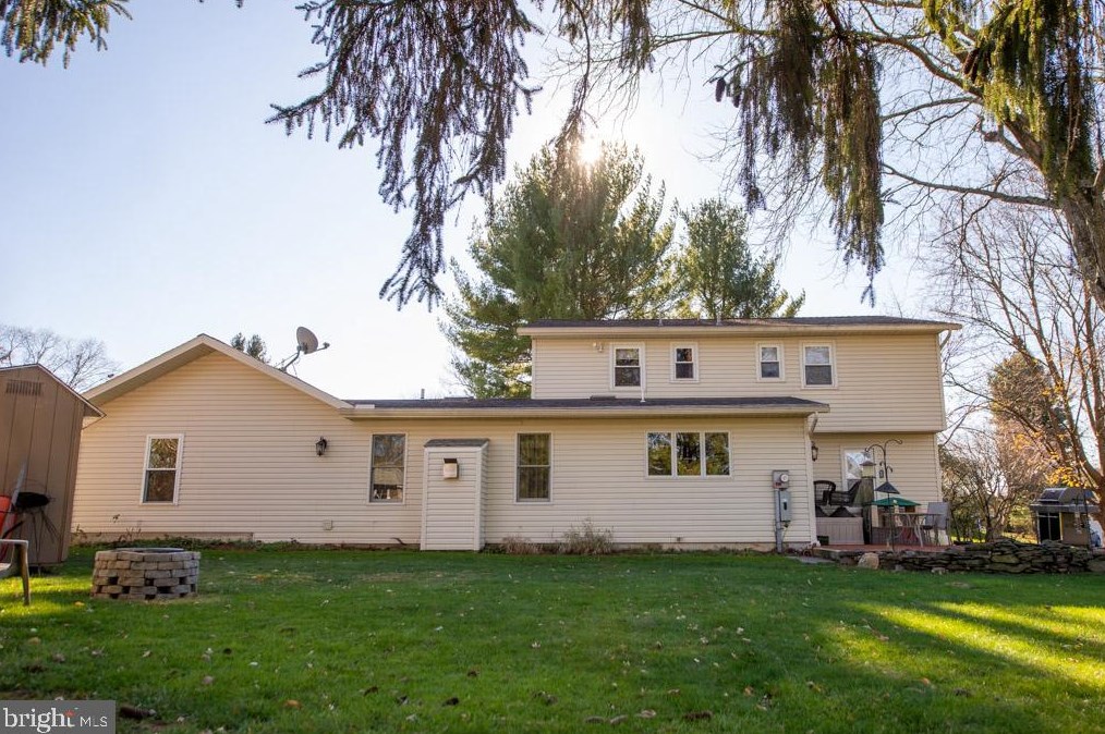 1015 7 St, Emmaus PA 18049-1607 exterior