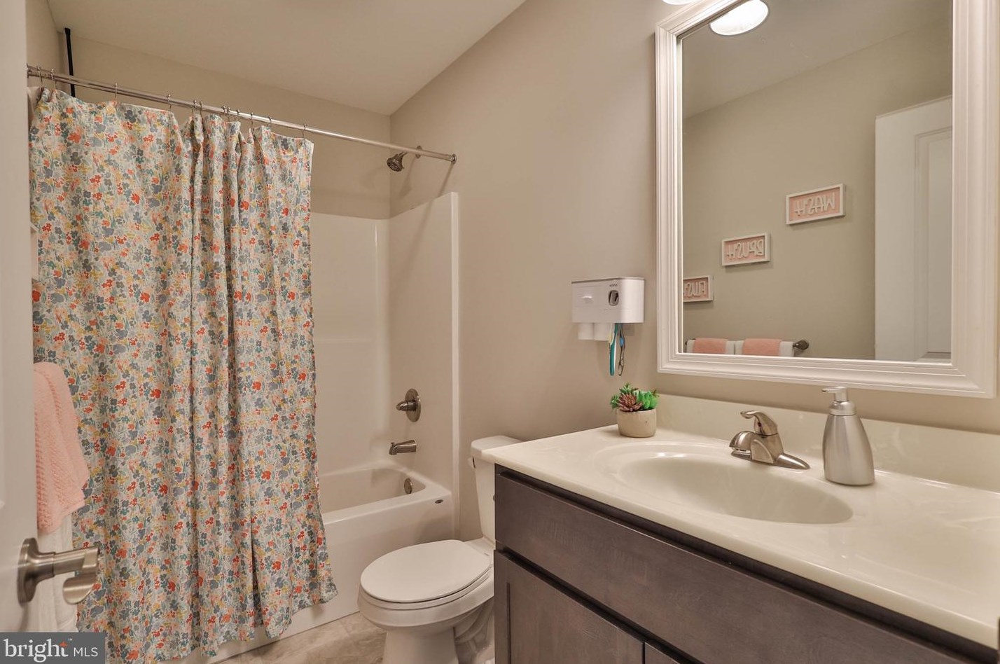 1279 Tilghman St, Emmaus PA  18049-3530 exterior