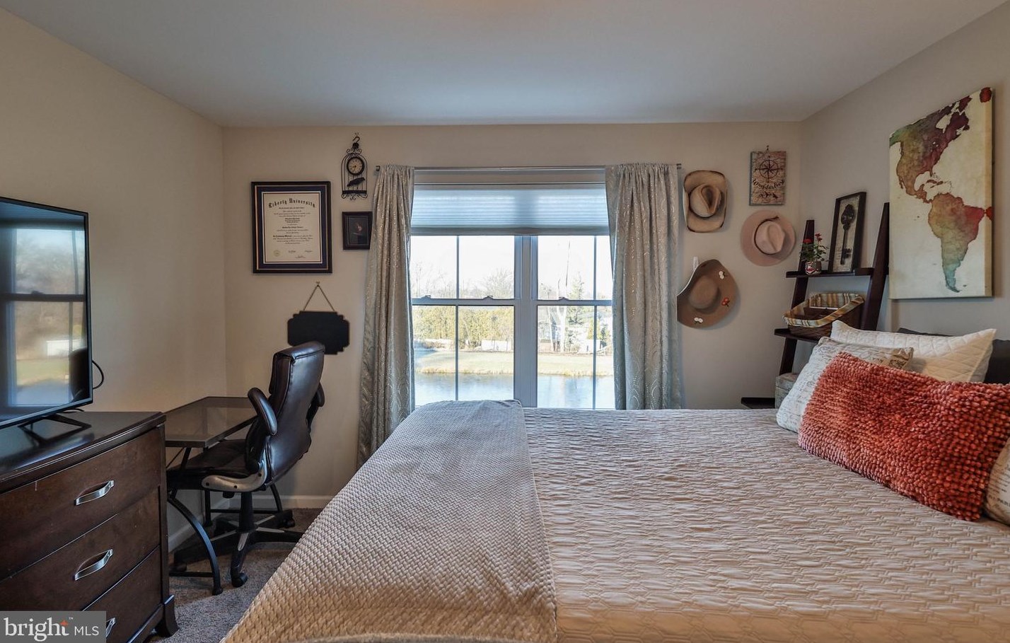 1279 Tilghman St, Emmaus PA  18049-3530 exterior