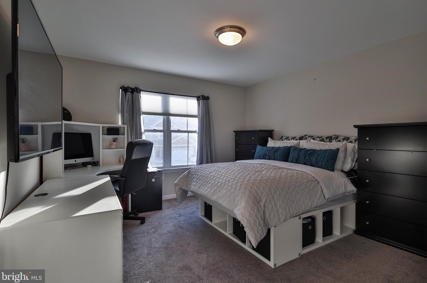 1279 Tilghman St, Emmaus PA  18049-3530 exterior