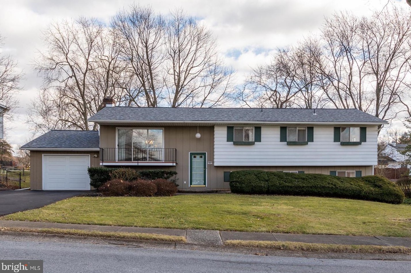 997 7th Street Cir, Emmaus, PA 18049-1640
