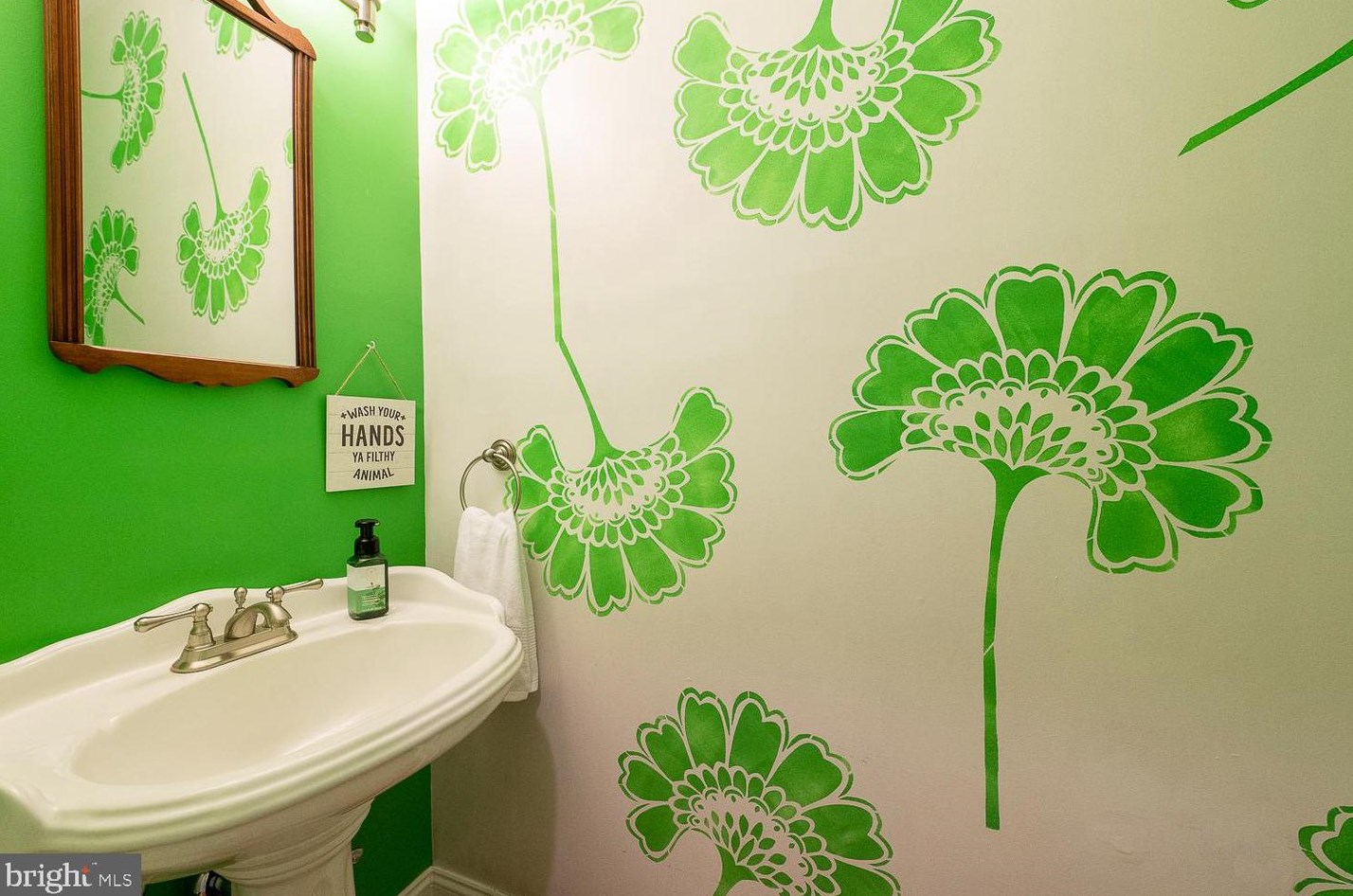 407 2 St, Emmaus PA 18049-3901 exterior