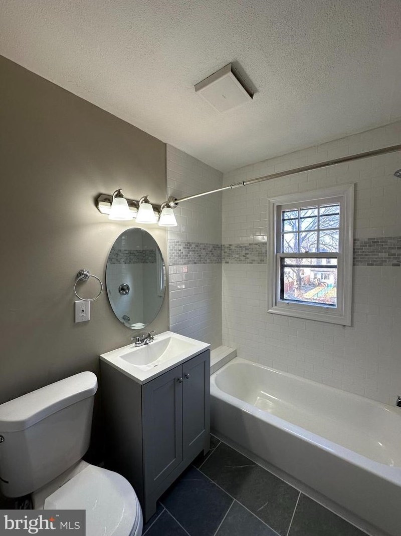 639 9th Ave, Bethlehem PA  18018-5036 exterior