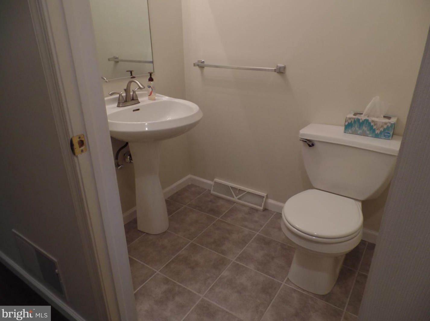 122 5 St, Emmaus PA 18049-2410 exterior