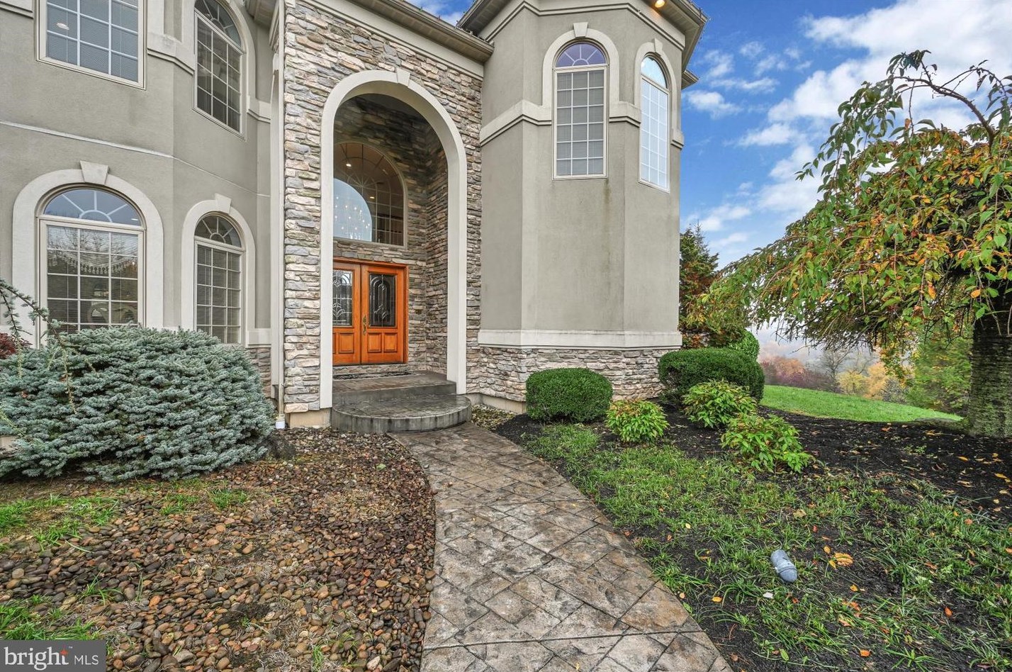 2707 Apple Valley Cir, Orefield, PA 18069