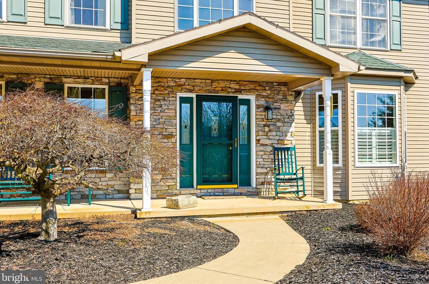 5407 Fells Creek Rd, Schnecksville, PA 18078
