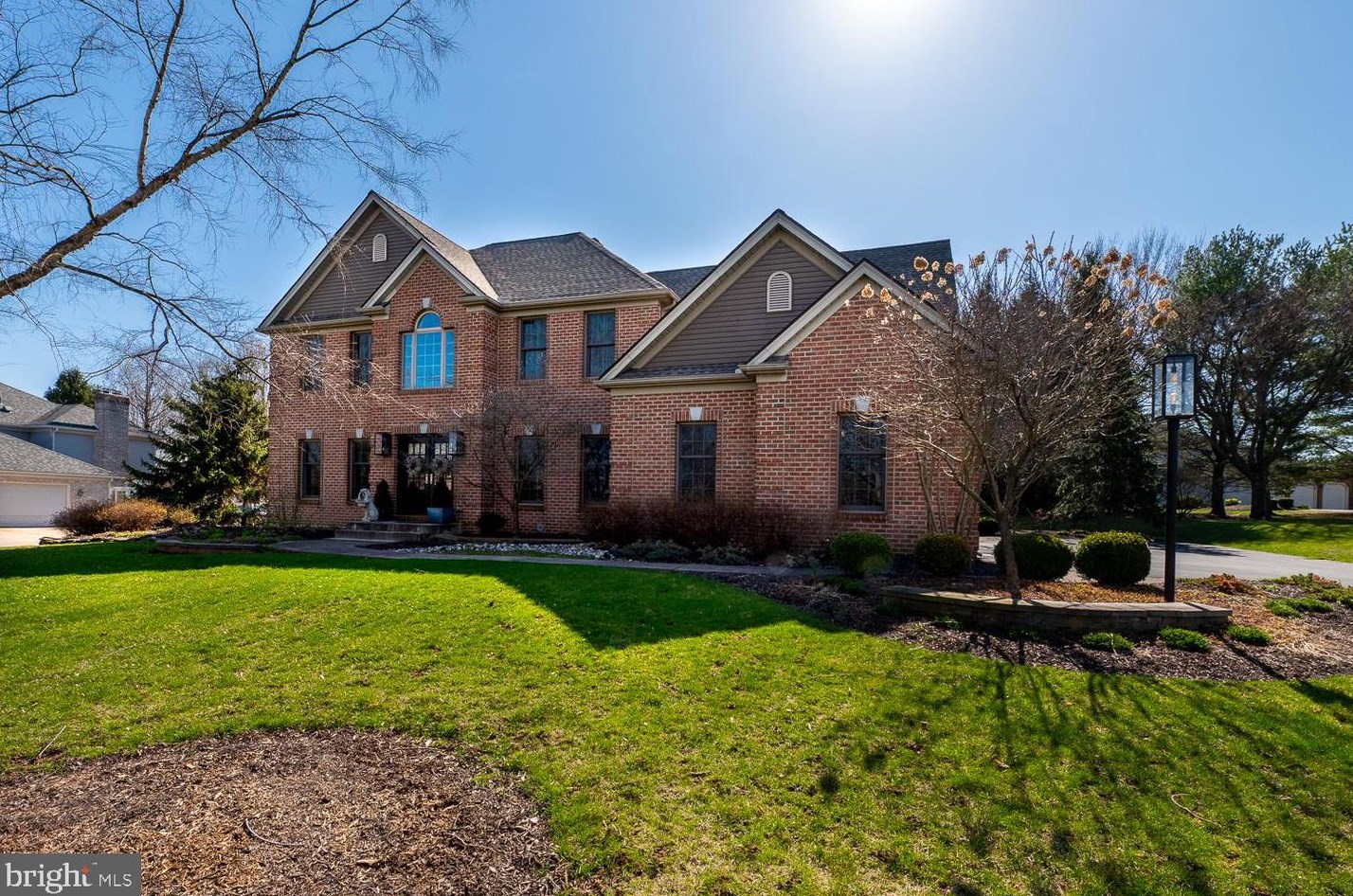 4524 Woodlawn Dr, Emmaus, PA 18049-1250