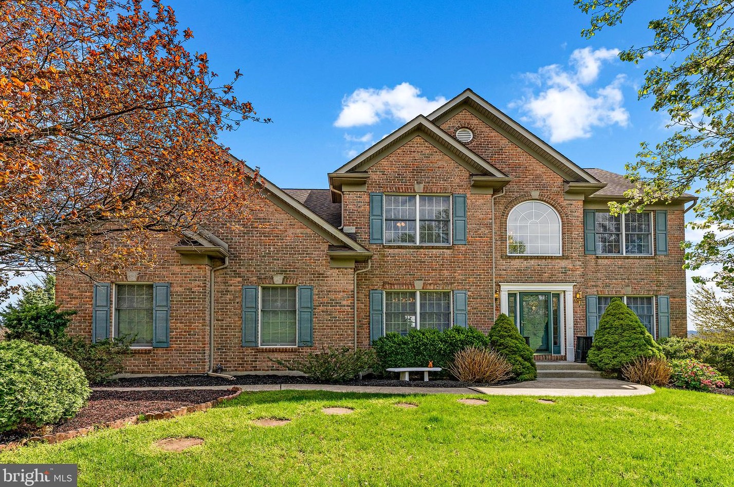 6686 Overlook Rd, Orefield, PA 18069