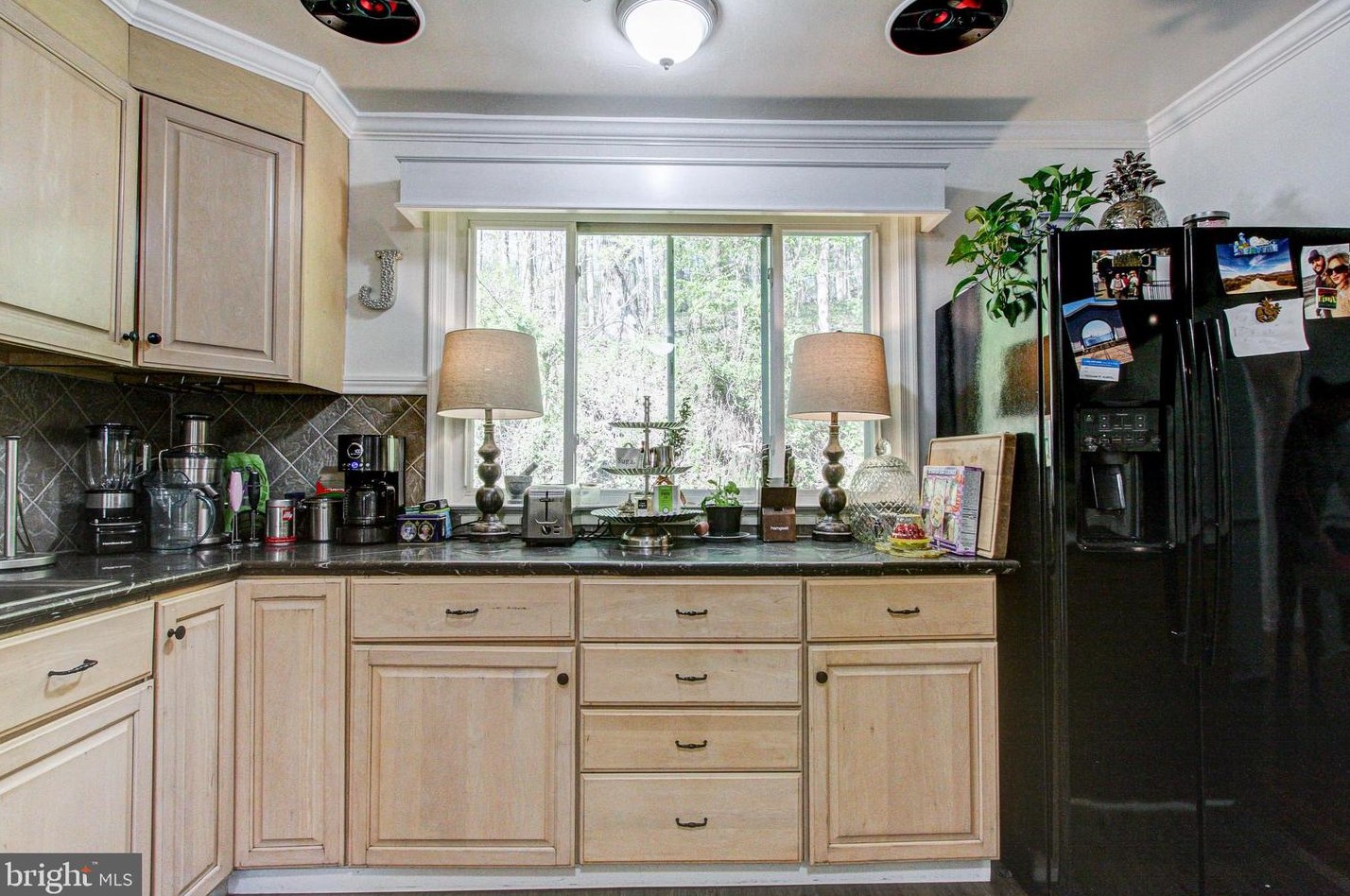 6951 Yeakels Mill Rd, Zionsville PA  18092-2337 exterior