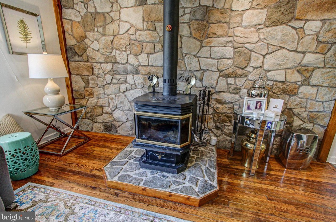 6951 Yeakels Mill Rd, Zionsville PA  18092-2337 exterior
