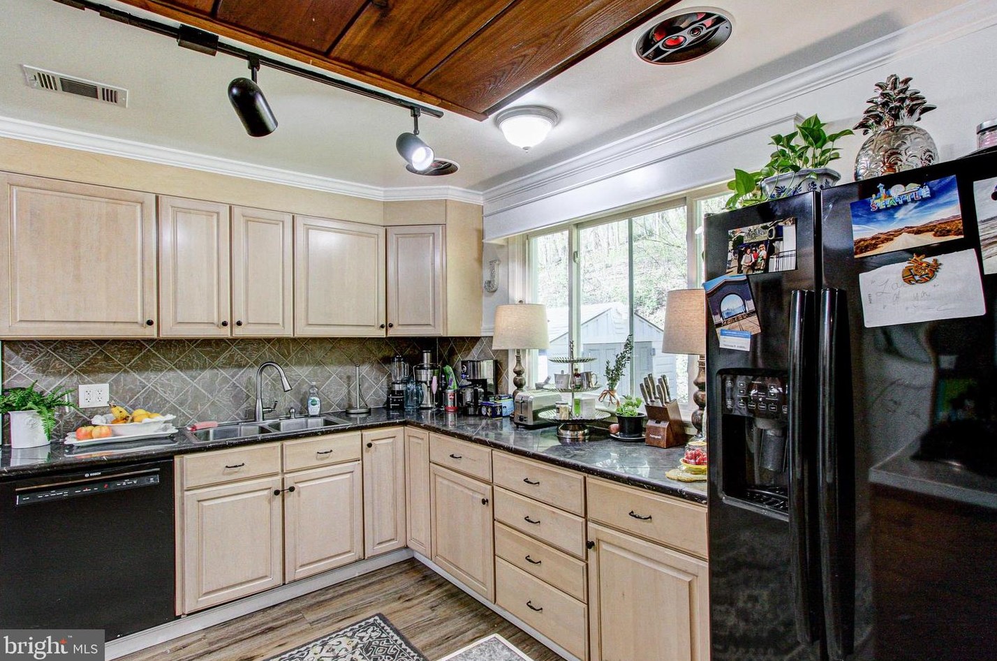 6951 Yeakels Mill Rd, Zionsville PA  18092-2337 exterior