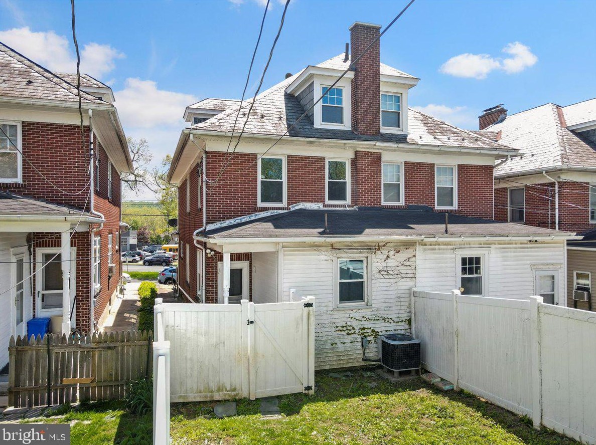 1850 North St, Bethlehem PA  18018-3311 exterior