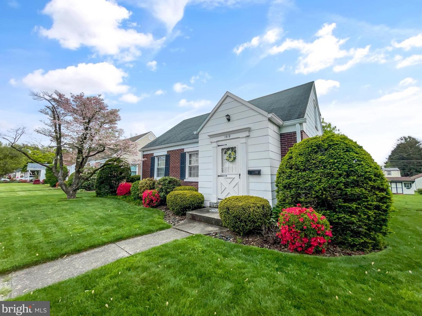 1319 Wahneta St, Allentown, PA 18109-1754
