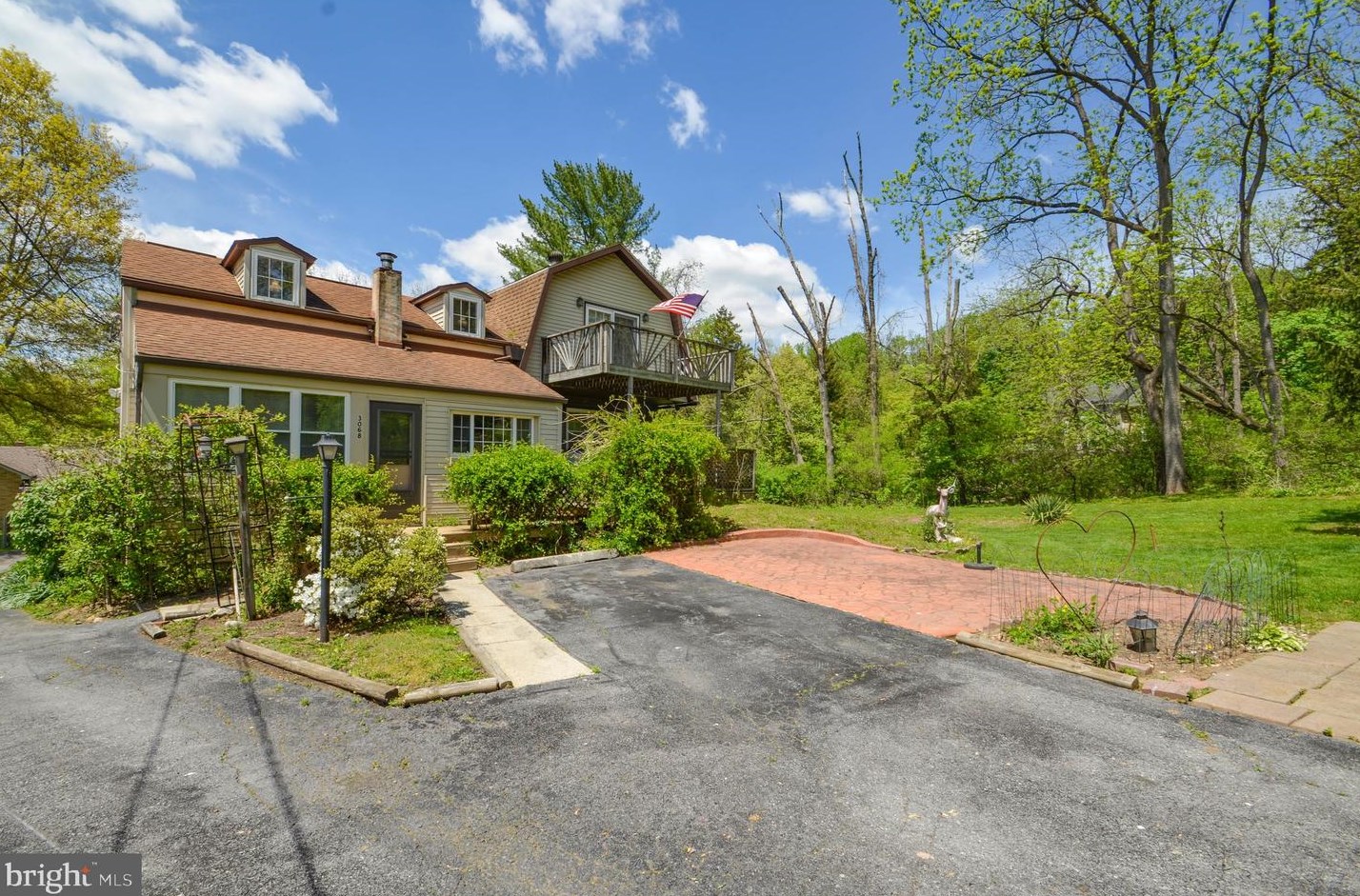 3068 Woodlane Ave, Orefield, PA 18069