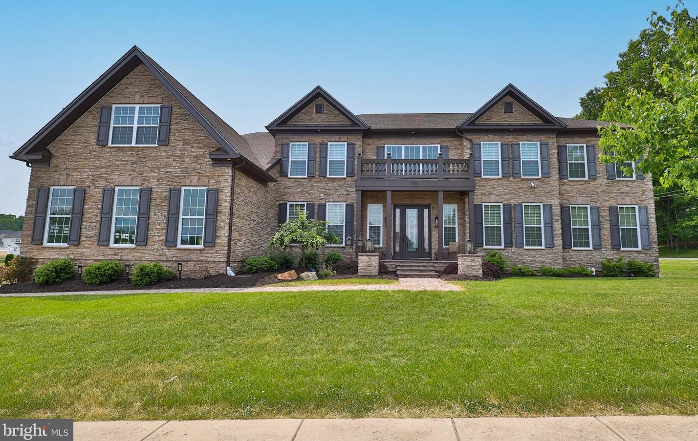 1901 Rainlilly Dr, Center Valley, PA 18034